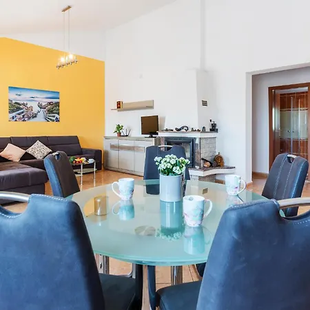 Holiday home In Betiga With Kitchen *